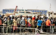 هيومن رايتس ووتش تونس تعترض مهاجرين في البحر وتطردهم