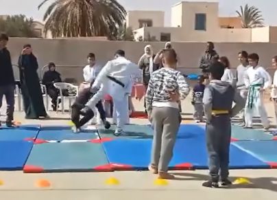 اعتداء "مدرب" على طفل بمدرسة يثير الجدل.. والجامعة التونسية للكاراتي على الخط