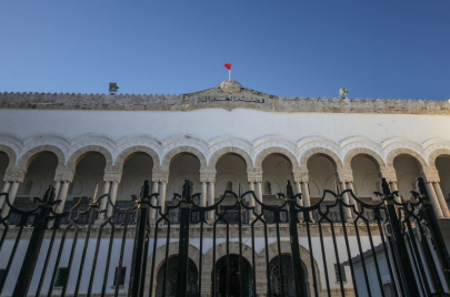 محكمة قضاة قضاء عزل تونس 