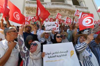 احتجاجات للمعارضة التونسية 