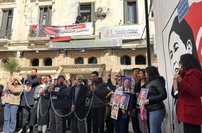عائلات المعارضين الموقوفين في تونس تنظم تحركًا احتجاجيًا رمزيًا
