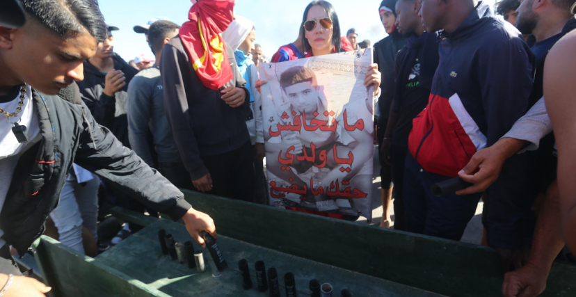 صورة من المسيرة الاحتجاجية لأهالي جرجيس نحو جربة (تسنيم الناصري/الأناضول)