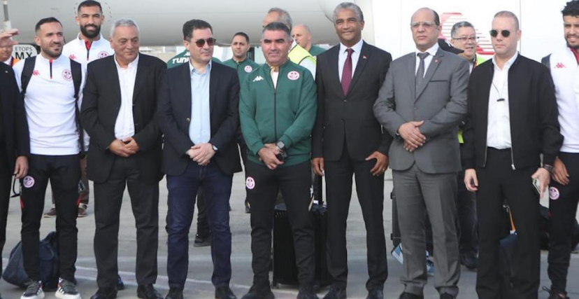 جزء من وفد المنتخب التونسي خلال تنقله إلى السعودية في آخر تدريب قبل مونديال قطر 