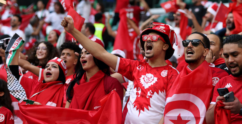 جانب من الجماهير التونسية خلال اللقاء الافتتاحي للمنتخب التونسي في مونديال قطر 2022 (Getty)