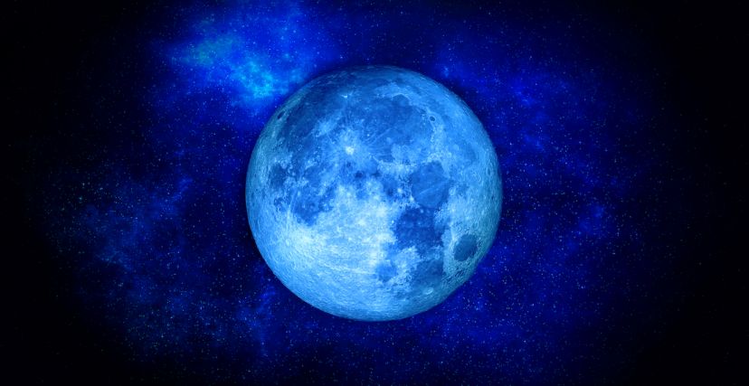 القمر الأزرق 