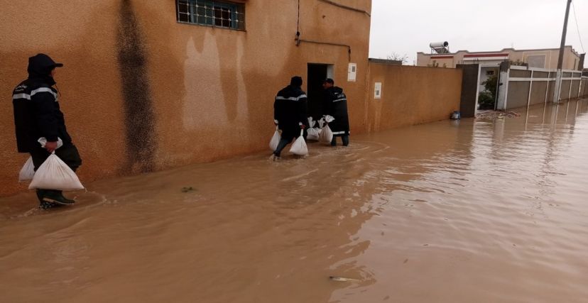فيضانات فيضان وديان أمطار غزيرة منوبة
